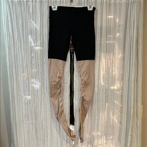 Alo Black and pink goddess Leggings